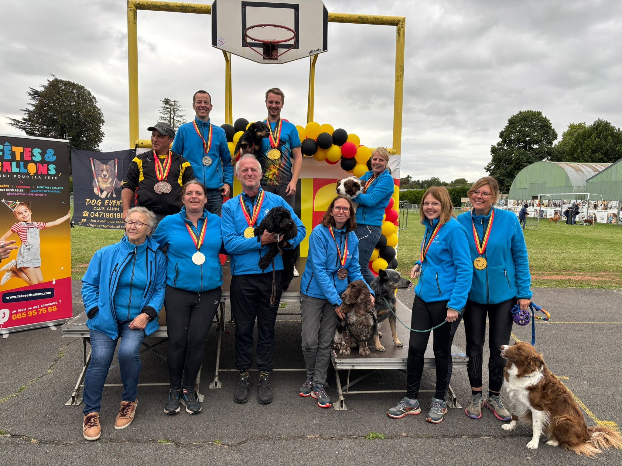 Dogs in Action leden op het podium van het Belgisch Kampioenschap Agility VOE 2025